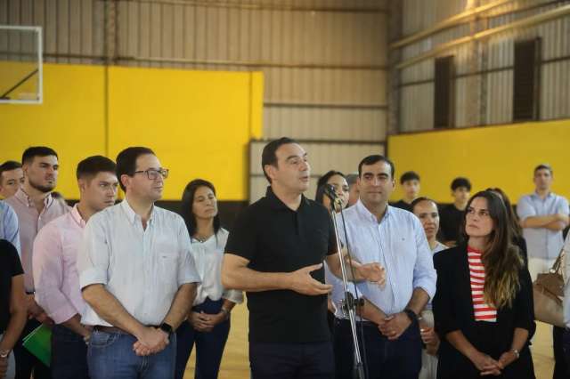 La inauguración de la nueva cancha de parquet del Club Atlético Santurtún marca un hito importante para el deporte
